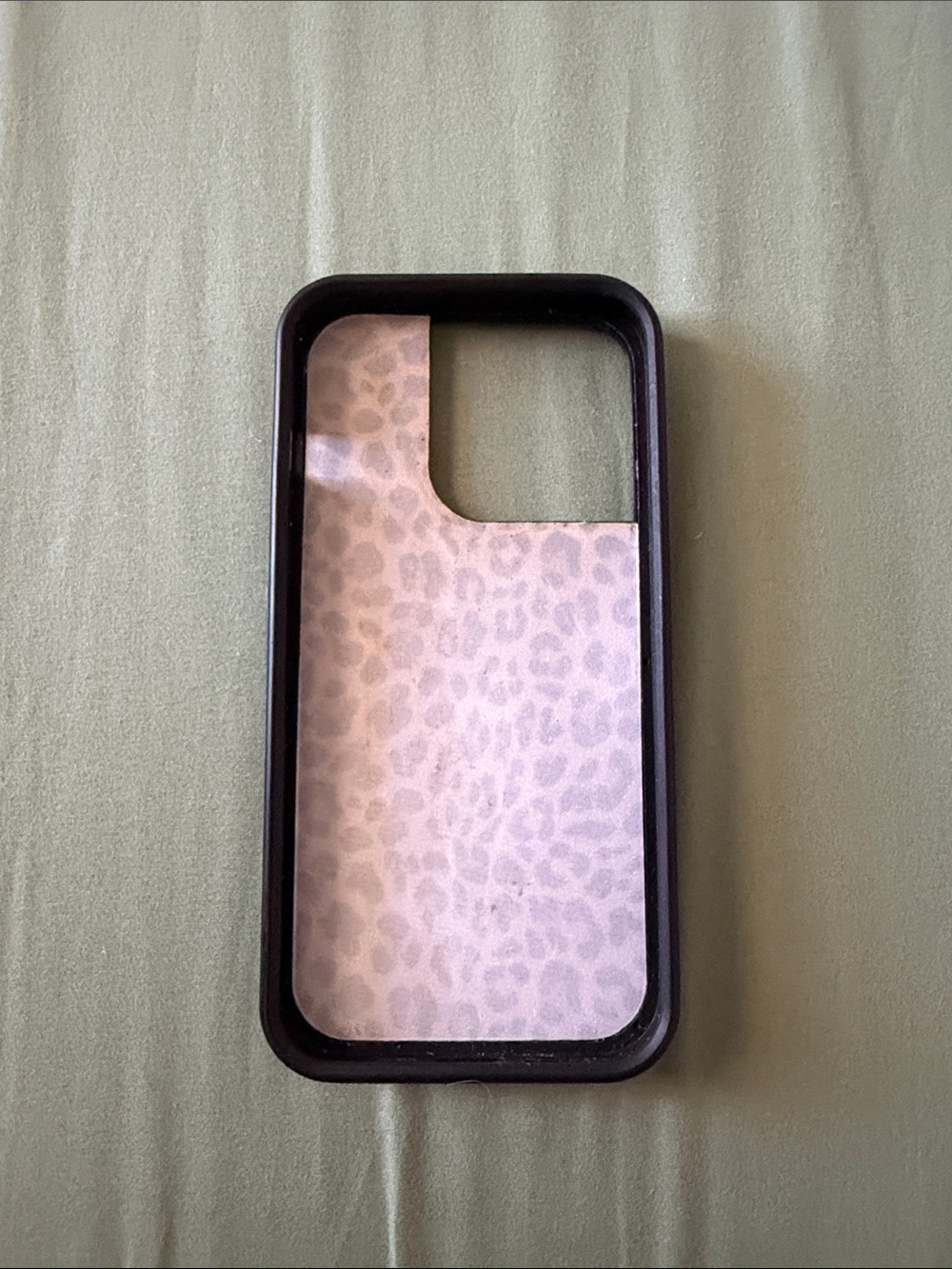 iPhone 14 Pro leopard print wildflower case. - Picture 2 of 2
